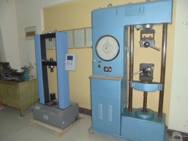 Tensile testing machine